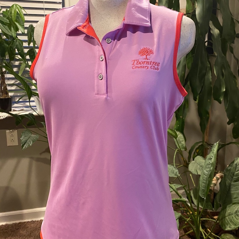 Ladies sleeveless golf top